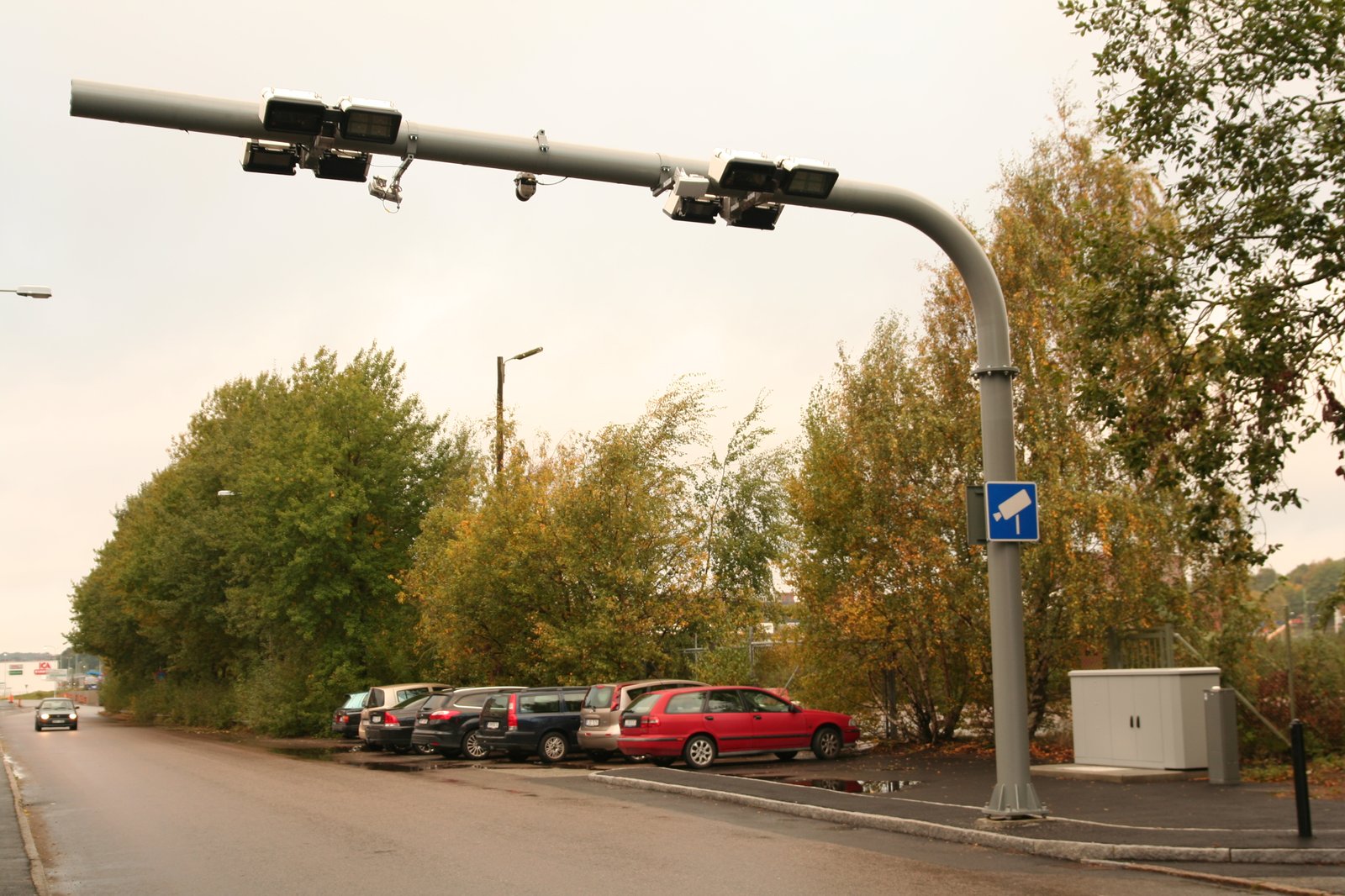 En betalstation för trängselskatt vid Polstjärnegatan i Göteborg, fotograferad 2012.